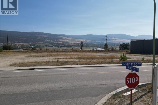 1985 Pier Mac Way, Kelowna, BC, photo 2