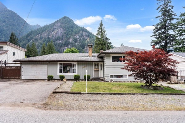19865 Peter Street, Hope, Hope, BC, photo 3