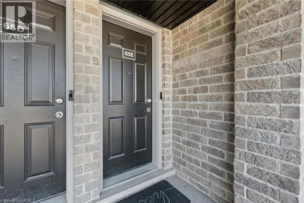 4pc Bathroom - 1989 S Ottawa Street S Unit# 65e, Kitchener, ON N2E0G7 Photo 4