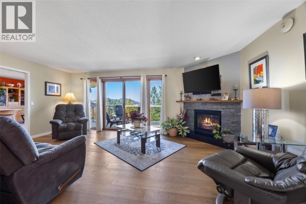 3pc Bathroom - 199 Coppertree Court, Kamloops, BC V2E2N4 Photo 5