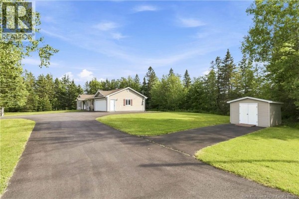 Family room - 199 Isaiah Road, Lutes Mountain, NB E1G2Y2 Photo 3