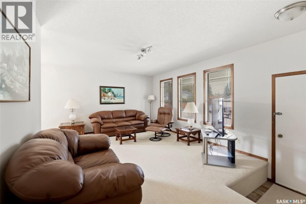 Dining room - 199 Mcsherry Crescent, Regina, SK S4T7B6 Photo 3
