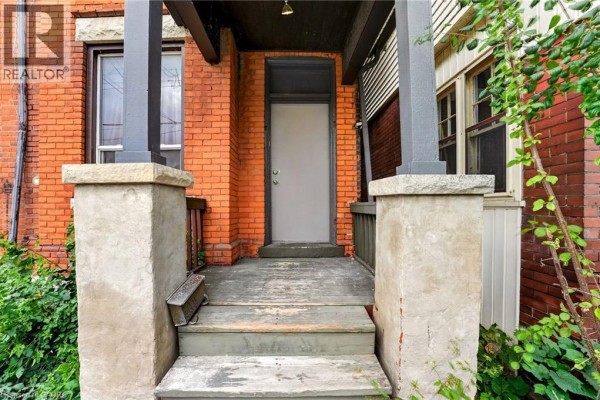 4pc Bathroom - 199 N Locke Street N, Hamilton, ON L8R3B1 Photo 4