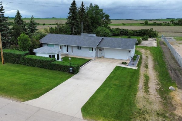 199 Stanley Avenue, Somerset, MB, photo 2