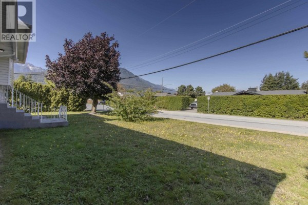 1990 Diamond Road, Squamish, BC V0N1T0 Photo 2