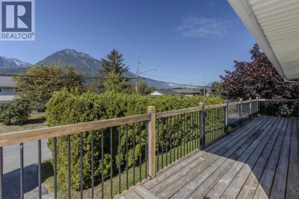 1990 Diamond Road, Squamish, BC V0N1T0 Photo 5