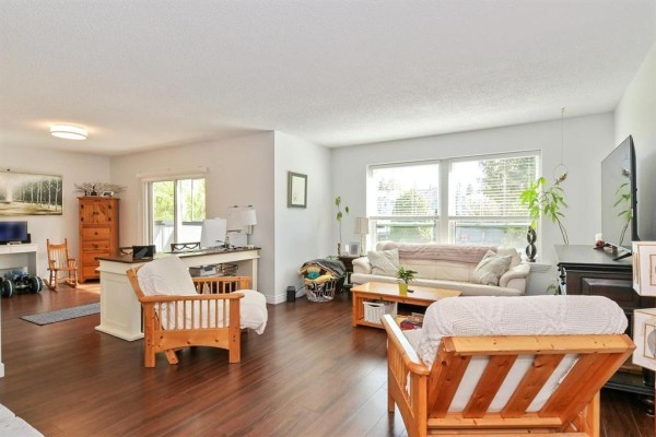 19919 51 Avenue, Langley, BC V3A7P2 Photo 2