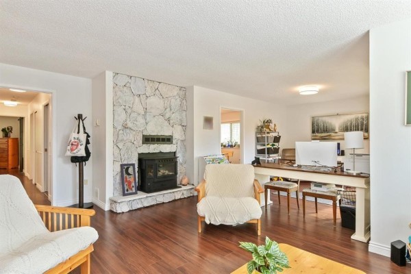 19919 51 Avenue, Langley, BC V3A7P2 Photo 4