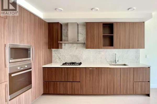 19f 433 Marine Drive, Vancouver, BC V5X0H5 Photo 2