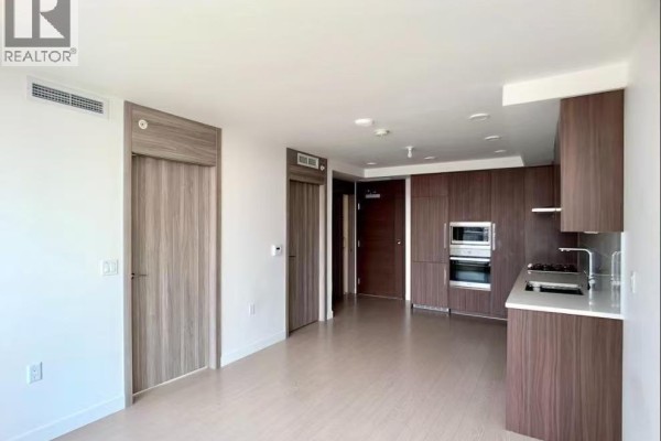 19f 433 Marine Drive, Vancouver, BC V5X0H5 Photo 3