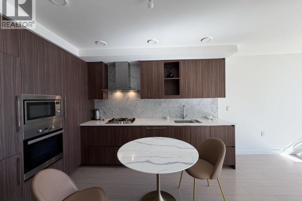 19f 433 Sw Marine Drive, Vancouver, BC V5X0H5 Photo 2