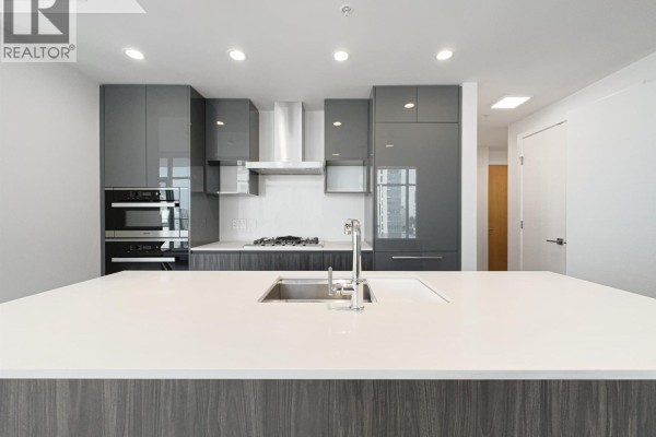 19xx 6511 Sussex Avenue, Burnaby, BC, photo 2