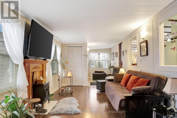 Family room - 1a - 1429 Sheffield Road, Hamilton, ON N1R8B2 Photo 4