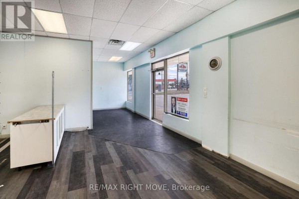1a - 170 Memorial Avenue, Orillia, ON, photo 2
