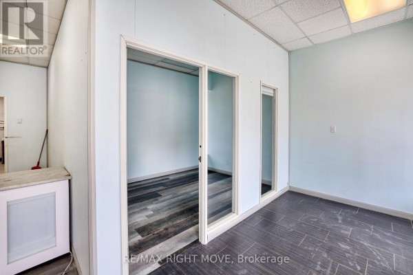 1a - 170 Memorial Avenue, Orillia, ON, photo 3