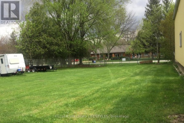 1a York Street, Newbury, ON N0L1Z0 Photo 3