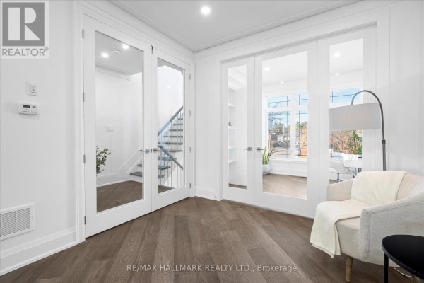 Kitchen - 1b - 27 Antonio Court, Toronto, ON M9L2J7 Photo 4