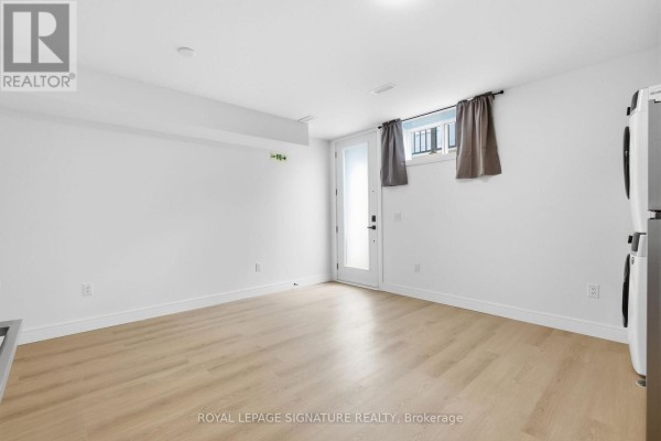 1b - 53 Bishop Avenue, Toronto, ON M2M1Z4 Photo 4