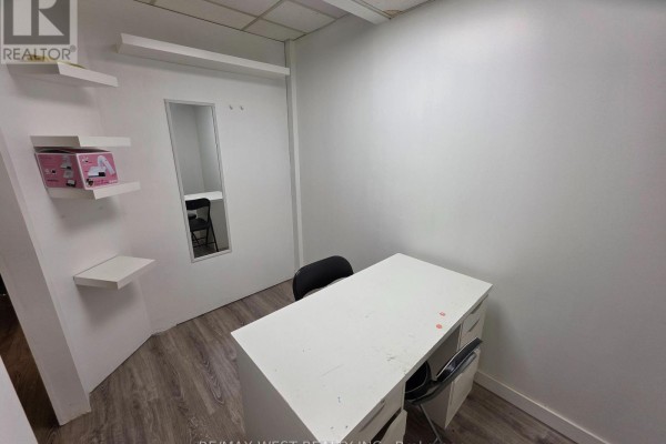 Commercial for rent at 1b - Rm 1 - 1102 Centre Street, Vaughan, ON - MLS® z5aUJ7