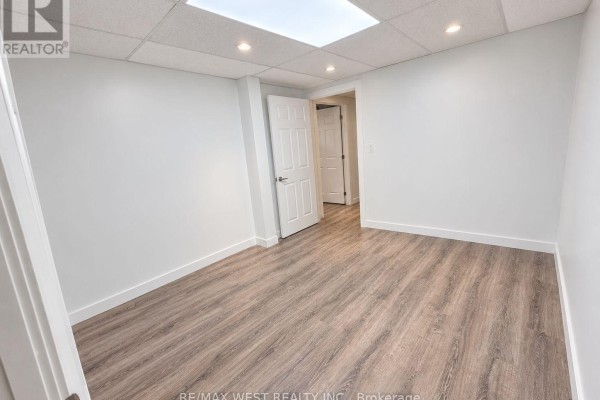 Commercial for rent at 1b - Rm 2 - 1102 Centre Street, Vaughan, ON - MLS® 18QSKR