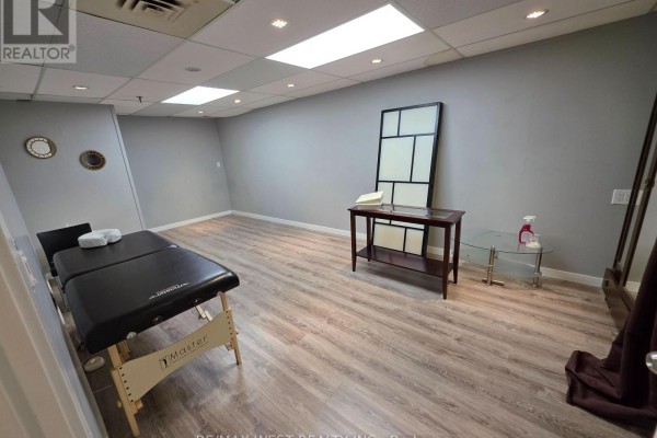 1b - Rm 3 - 1102 Centre Street, Vaughan, ON L4J3M8 Photo 2