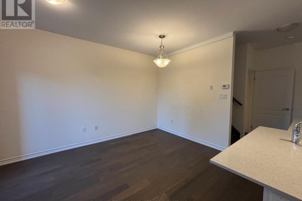 Living room - 1b Clintwood Gate, Toronto, ON M3A0A8 Photo 2