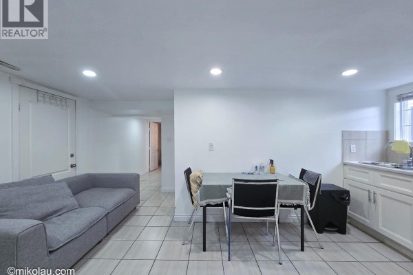 1xx Gilmore Ave, Burnaby, BC, photo 3
