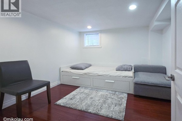 1xx Gilmore Ave, Burnaby, BC V5C4P7 Photo 4