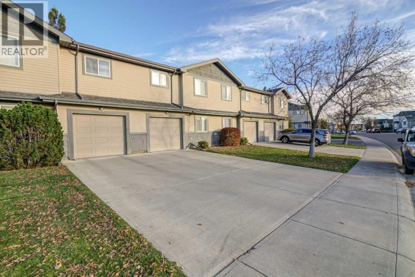 2, 105 Silkstone Road W, Lethbridge, AB, photo 3