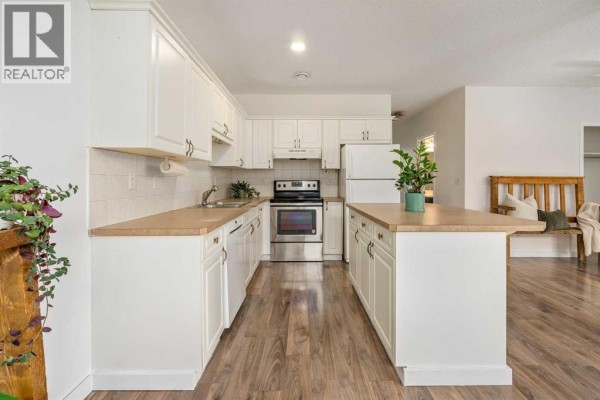 2, 116 First Street, Cochrane, AB, photo 2