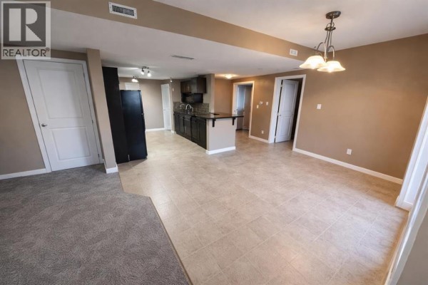 Dining room - 2, 189 Silkstone Road W, Lethbridge, AB T1J4J9 Photo 5