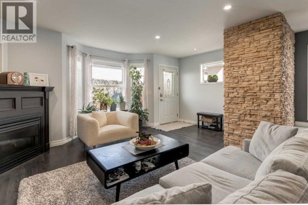 2pc Bathroom - 2, 2013 24 Street Sw, Calgary, AB T3E1T1 Photo 4