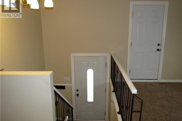2, 2402 23 Street N, Lethbridge, AB, photo 3