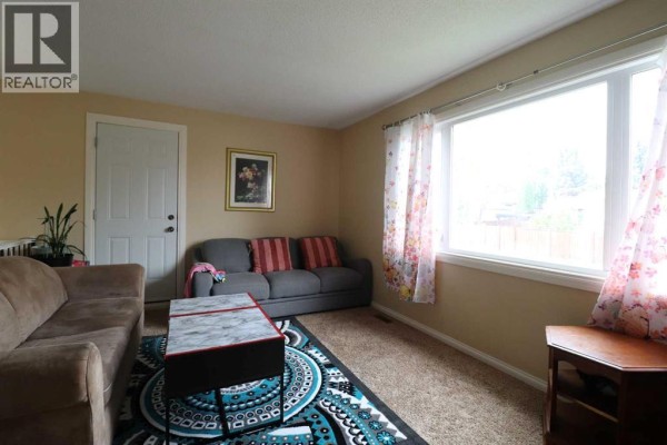 Primary Bedroom - 2, 2402 23 Street N, Lethbridge, AB T1H4R7 Photo 4