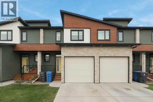 2, 466 Highlands Boulevard W, Lethbridge