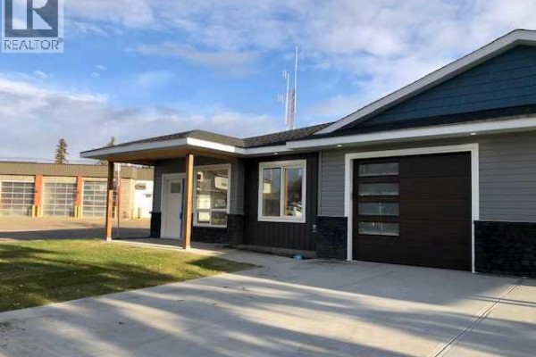 #2, 4738 49a Avenue, Lacombe, AB, photo 2