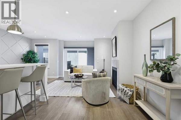 Living room - 2, 530 56 Avenue Sw, Calgary, AB T2V0G7 Photo 3