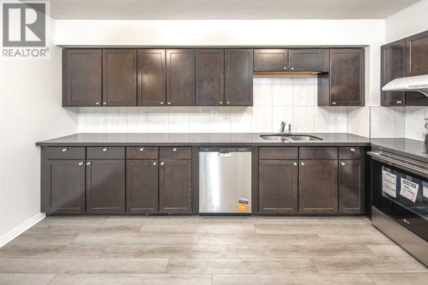 4pc Bathroom - 2, 6420 4a Street Ne, Calgary, AB T2K5M9 Photo 5