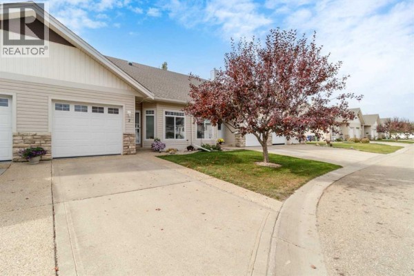 4pc Bathroom - 2, 939 Ramage Crescent, Red Deer, AB T4P3Z9 Photo 2