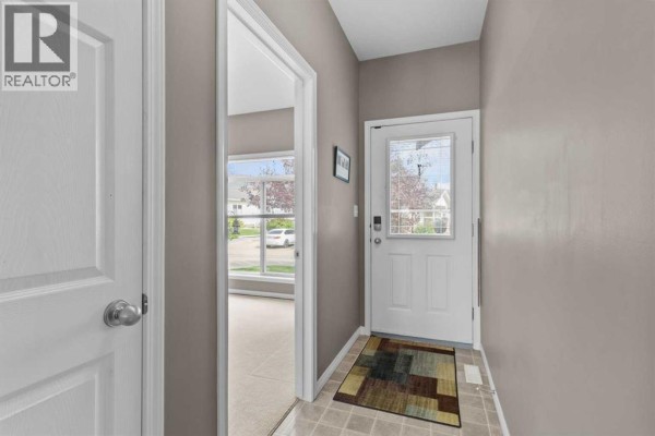 Dining room - 2, 939 Ramage Crescent, Red Deer, AB T4P3Z9 Photo 4
