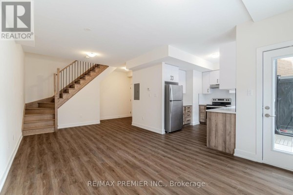 Bedroom 2 - 2 (279) - 12860 Yonge Street, Richmond Hill, ON L4E1J4 Photo 5