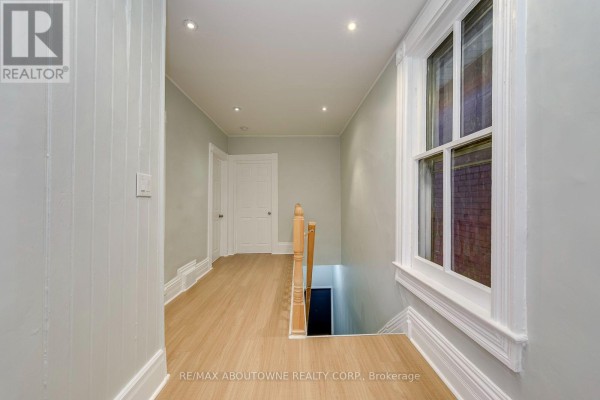 Great room - 2 - 100 Grant Avenue, Hamilton, ON L8N2X7 Photo 4