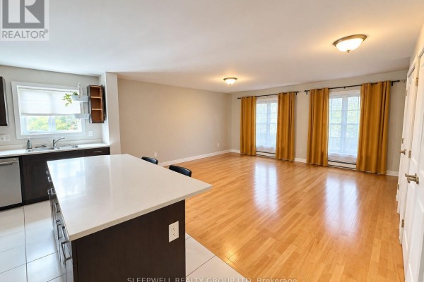 2 - 11 Chestnut Street, Ottawa, ON K1S0Z7 Photo 3