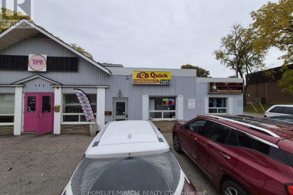 2 - 123 Waterloo Street S, Stratford