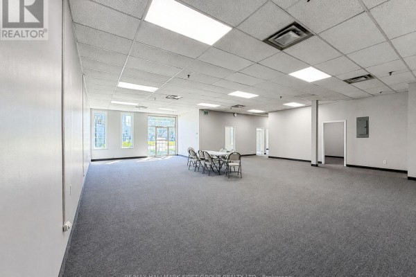 2 - 126 Commercial Avenue, Ajax, ON L1S2H5 Photo 4
