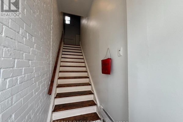 2 - 1303 Bloor Street W, Toronto, ON M6H1P1 Photo 3