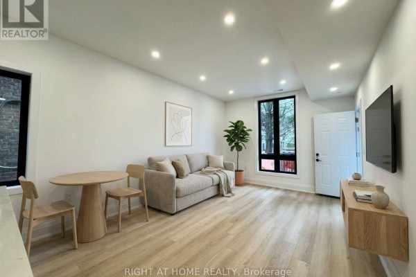 #2 - 151 Gledhill Avenue, Toronto, ON M4C5L1 Photo 3