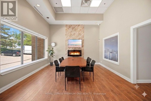 2 - 16 Sims Crescent, Richmond Hill, ON L4B2P1 Photo 5