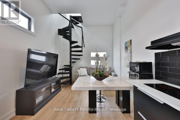 Bedroom 2 - 2 - 172 Royal York Road, Toronto, ON M8V2V4 Photo 4