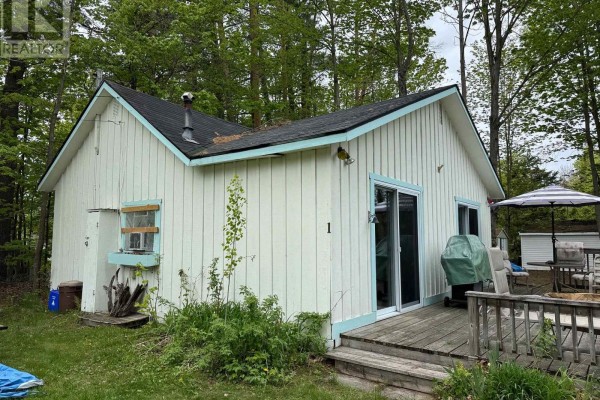 Bedroom 3 - 2 - 180 Two Road, Gravenhurst), ON P1P1R1 Photo 4